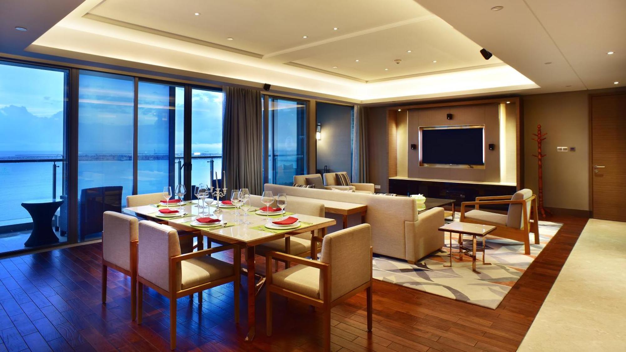 Holiday Inn Haikou West Coast By Ihg Экстерьер фото