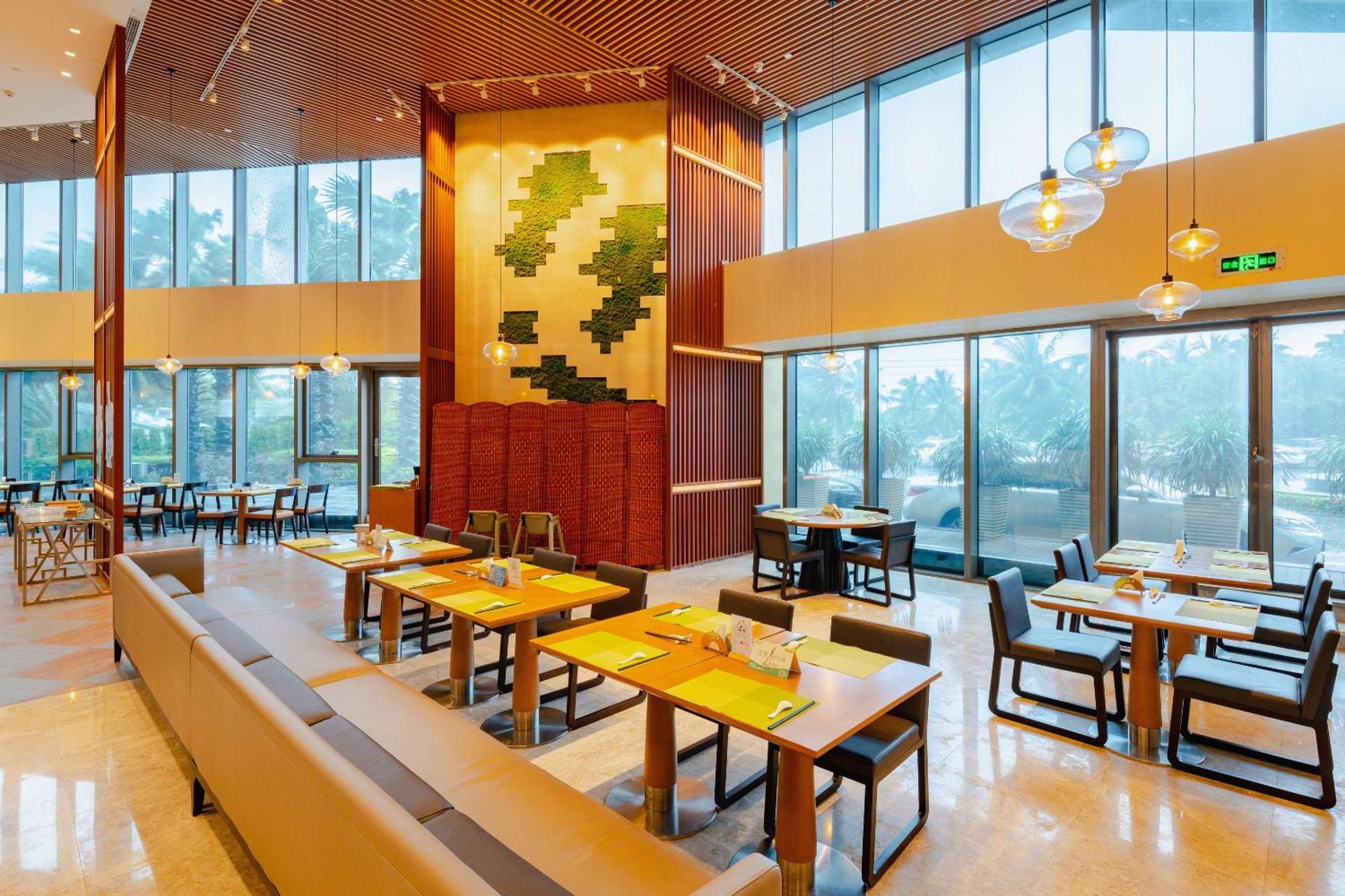 Holiday Inn Haikou West Coast By Ihg Экстерьер фото