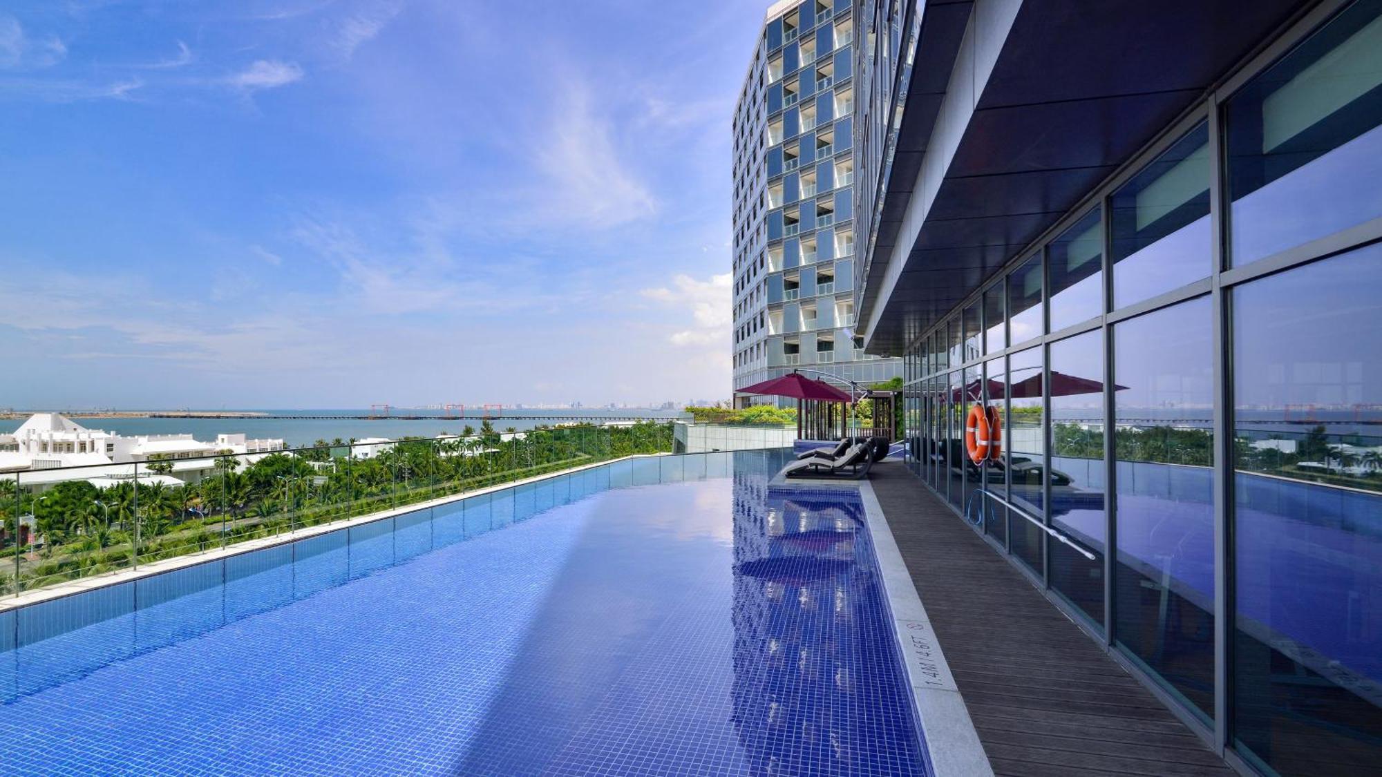Holiday Inn Haikou West Coast By Ihg Экстерьер фото